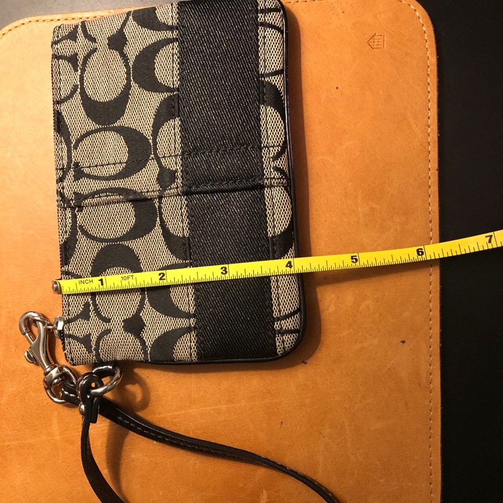 Small Coach wristlet/coin purse